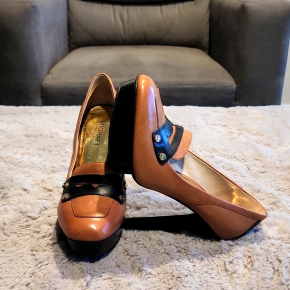 Women's MICHAEL KORS Tan&Black Leather Platforms (Excellent Condition) Size 6 - Picture 4 of 4